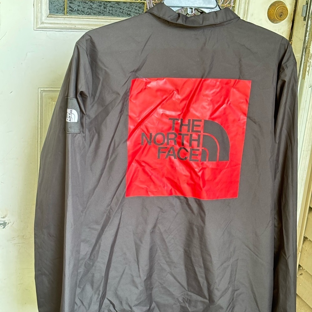 North Face Men's Easy Wind Coaches Jacket - Picture 3 of 11